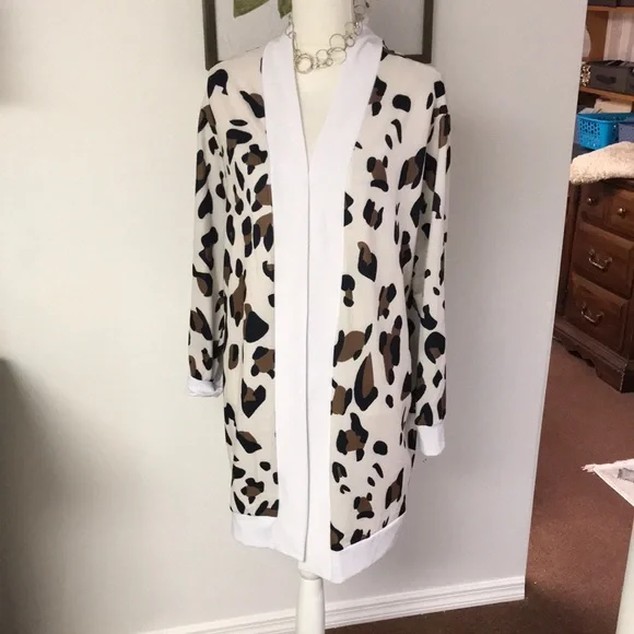 Gorgeous light weight extra long cardigan sweater new without tags - Picture 1 of 9